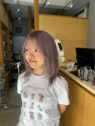 ミディアム miloc MOMOKAのヘアスタイル