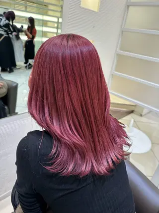 セミロング カラー ヘアアレンジ タイトボブ個性派カラ ーAKANEのヘアスタイル