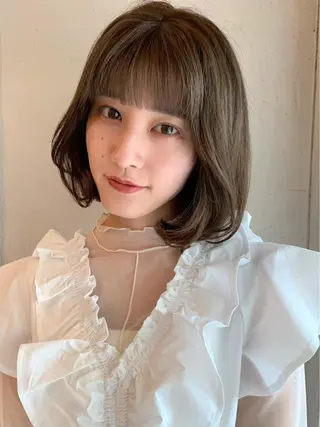 ショート カラー 透明感/オリーブ/ グレージュ/YUKAのヘアスタイル