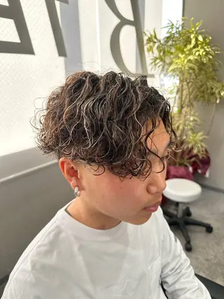ミディアム カラー パーマ メンズ ブリーチパーマ職人 Coshoのヘアスタイル