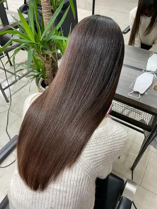 ロング Eru.所属・艶髪／ハイトーン ブリーチ／髪質改善のヘアスタイル