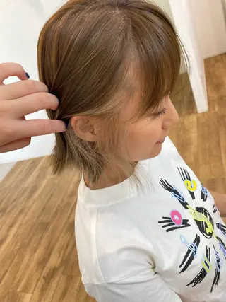 ミディアム カラー 藤野 凪沙のヘアスタイル