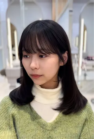 ミディアム レイヤーカット/ 顔まわり/アオイのヘアスタイル