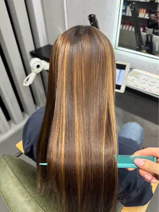 カラー 出崎 風果のヘアスタイル