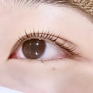 マツエク・マツパ 曲がる縮毛矯正 LIBER 　岩名のヘアスタイル