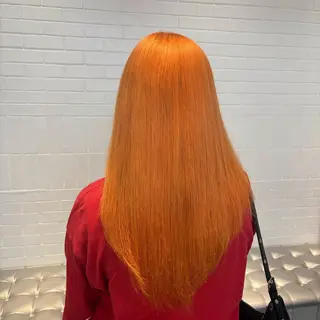 セミロング カラー HIKARI🐈‍⬛ ハイトーン×デザインのヘアスタイル