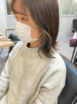 ミディアム カラー akane .のヘアスタイル