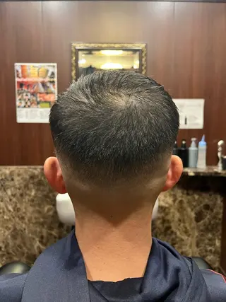 ショート ヒロ銀座バーバーショップ丸の内所属・秋山 琳太のヘアスタイル