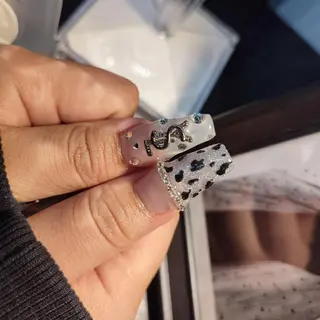 ネイル RUNWAY 　　の眉毛・アイブロウイメージ