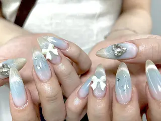 ネイル Shis_🦄shi 韓国風キラキラネイルのネイルデザイン