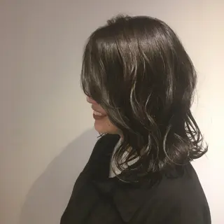 セミロング カラー しのはら まどかのヘアスタイル