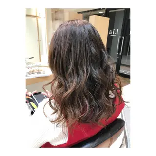 ミディアム カラー パーマ 岡本 拓朗のヘアスタイル