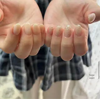 ミディアム ショートネイル. Home sweetのネイルデザイン