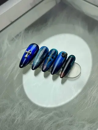 ネイル 岡田 野良のネイルデザイン