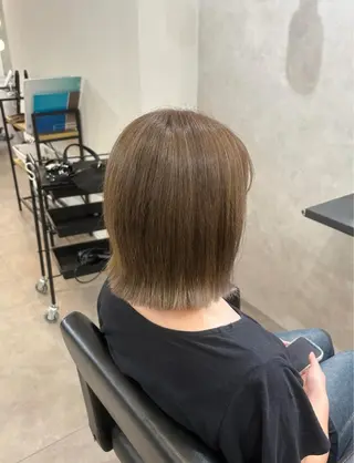 ミディアム カラー 影田 愛希のヘアスタイル