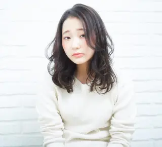 セミロング カラー THE DAY所属・AKI HASHIMOTOのヘアスタイル