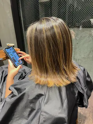 ミディアム カラー NERO 眞下秋歩のヘアスタイル