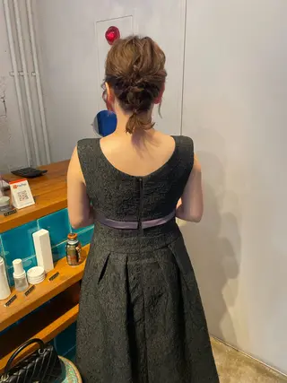 ショート MIOベージュカラー 柔らかいカラーのヘアスタイル