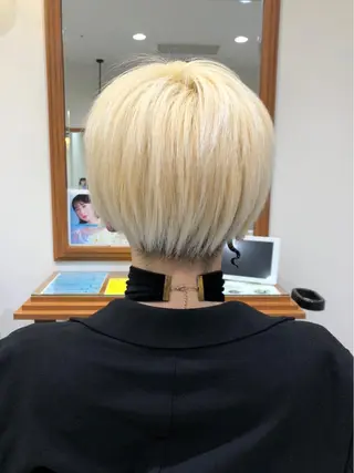 ショート カラー 田中 志織のヘアスタイル