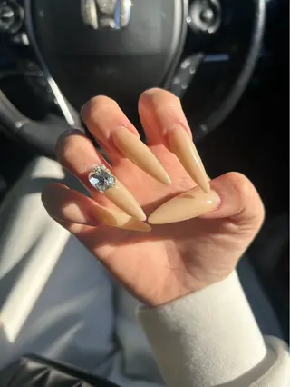 ネイル nail.salon .Reversalのネイルデザイン