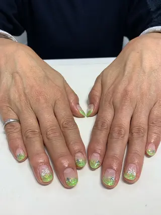 ネイル Mule Beauty Salon所属・ミュール ビューティーサロンのネイルデザイン