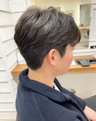 ショート パーマ メンズ 小林 崇雅　ダウンパーマのヘアスタイル