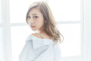 ミディアム カラー THE DAY所属・AKI HASHIMOTOのヘアスタイル