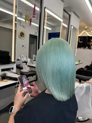 ミディアム カラー ZYNX所属・MAHIRO/複雑 履歴/ハイトーンのヘアスタイル