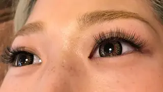 マツエク・マツパ アイサロンTOP BROW天王寺あべの店所属・TOPBROW マユリのマツエク・マツパデザイン