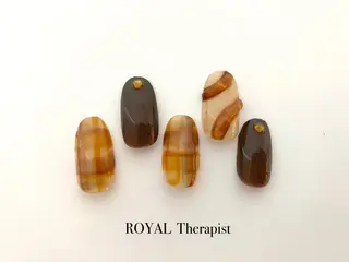 ネイル 【尾下】 ロイヤル•セラピストのネイルデザイン