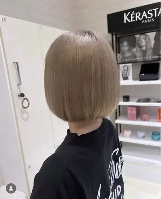 ショート カラー GRANDEUR 村越 捺稀のヘアスタイル