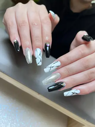 ネイル Flowerネイルサロン所属・. yukiのネイルデザイン