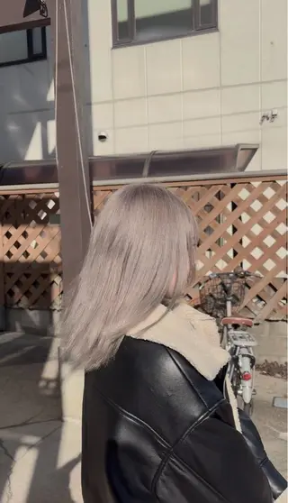 ミディアム カラー まろやかなベージュ 小池春樹のヘアスタイル