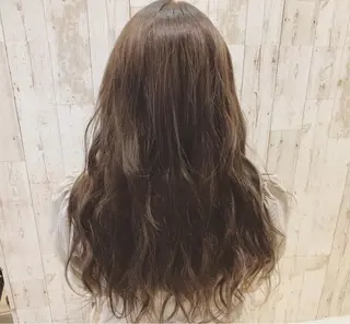 ロング カラー EMANON新宿南口所属・🦄中性ウルフ ☁️Shiori🦄のヘアスタイル