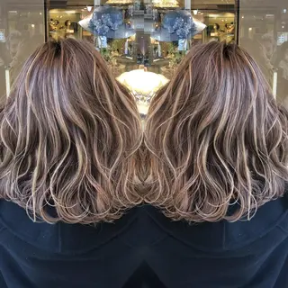 セミロング _ WHITE三宮店のヘアスタイル