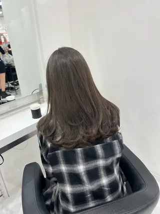 ロング カラー オリーブカラー🫒 レイヤーカット✂︎のヘアスタイル