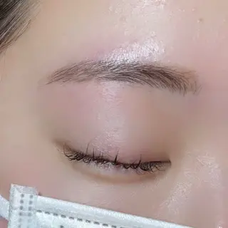 アイブロウ meguru／マツパ ／マツエク／束感のマツエク・マツパデザイン