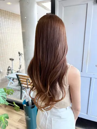 ロング カラー ツキダテ ユイのヘアスタイル