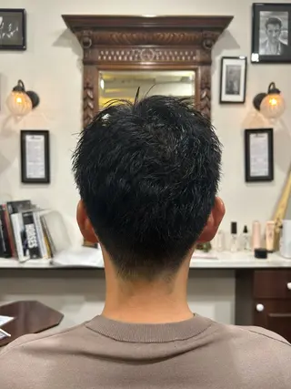 ショート ツヤ髪💫髪質改善 透明感カラー仁平創太のヘアスタイル