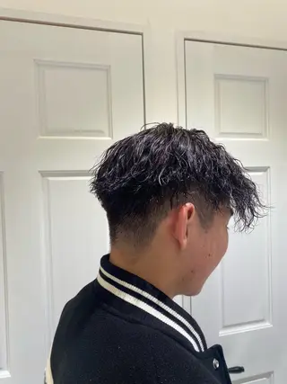 メンズ カラー／ブリーチ しほのヘアスタイル