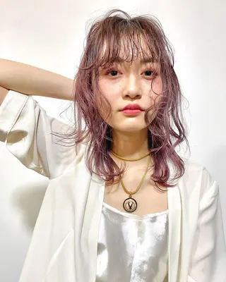 ミディアム カラー ハイトーン/顔まわり Nina💒のヘアスタイル