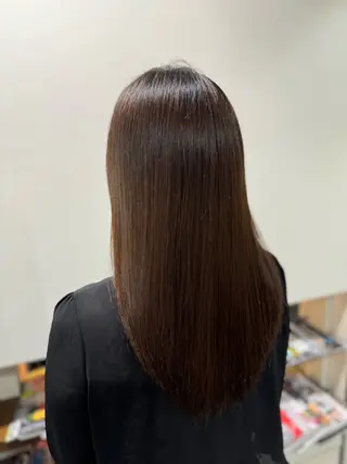 ロング タツキ／レイヤー／ パーマ／艶カラーのヘアスタイル