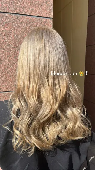 セミロング ♡🎀垢抜け透明感 カラーaomi🐇♡のヘアスタイル