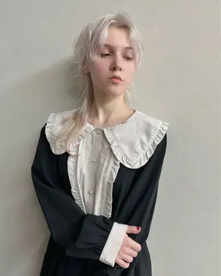 セミロング カラー ウルフとハイトーン みっちー✂️のヘアスタイル