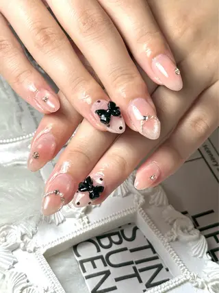 ネイル ルシイ🎀新宿長さ 出しパーツ専門店のネイルデザイン