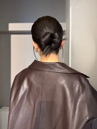 セミロング カラー ヘアアレンジ mina 🌷のヘアスタイル