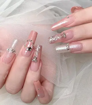 ネイル RAFFINE haru🦋🩵のネイルデザイン