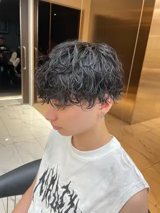 パーマ メンズ フェザーパーマ/ スペインカールのヘアスタイル