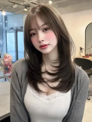 ロング 川上 彩華のヘアスタイル