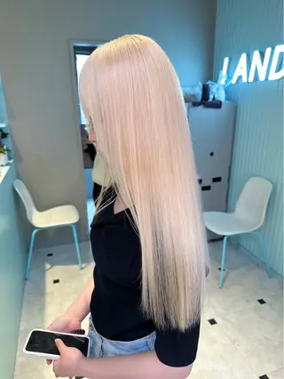 ロング カラー 🖤ハイトーン× レイヤー🖤SARAのヘアスタイル